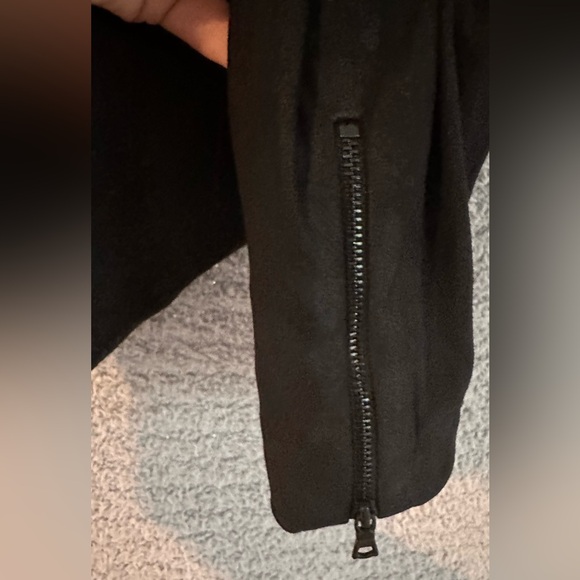 Alice + Olivia Black Suede Cropped Jacket . SZ 6 - Picture 5 of 5